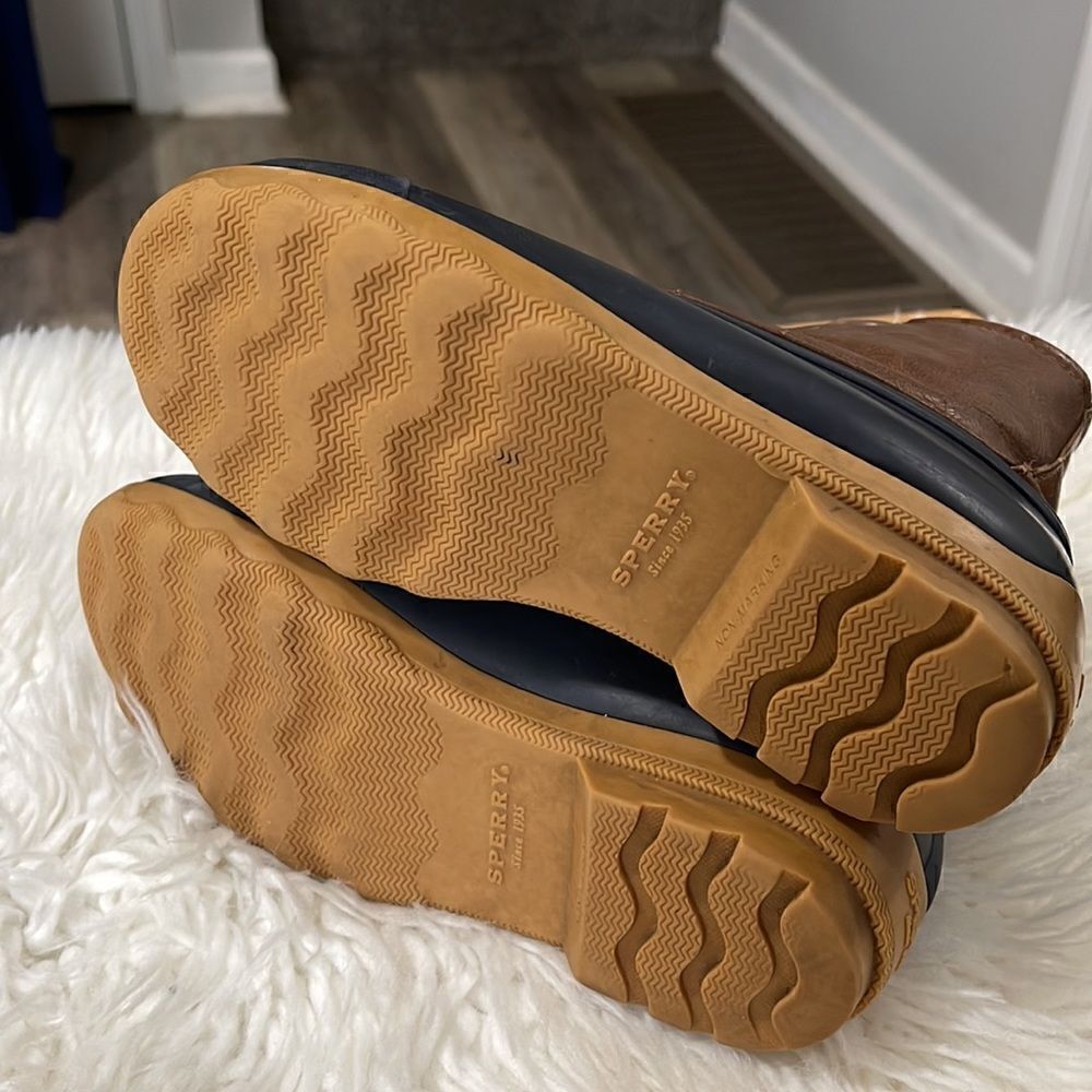 SPERRY WINTER BOOTS SIZE 2M - Picture 4 of 9